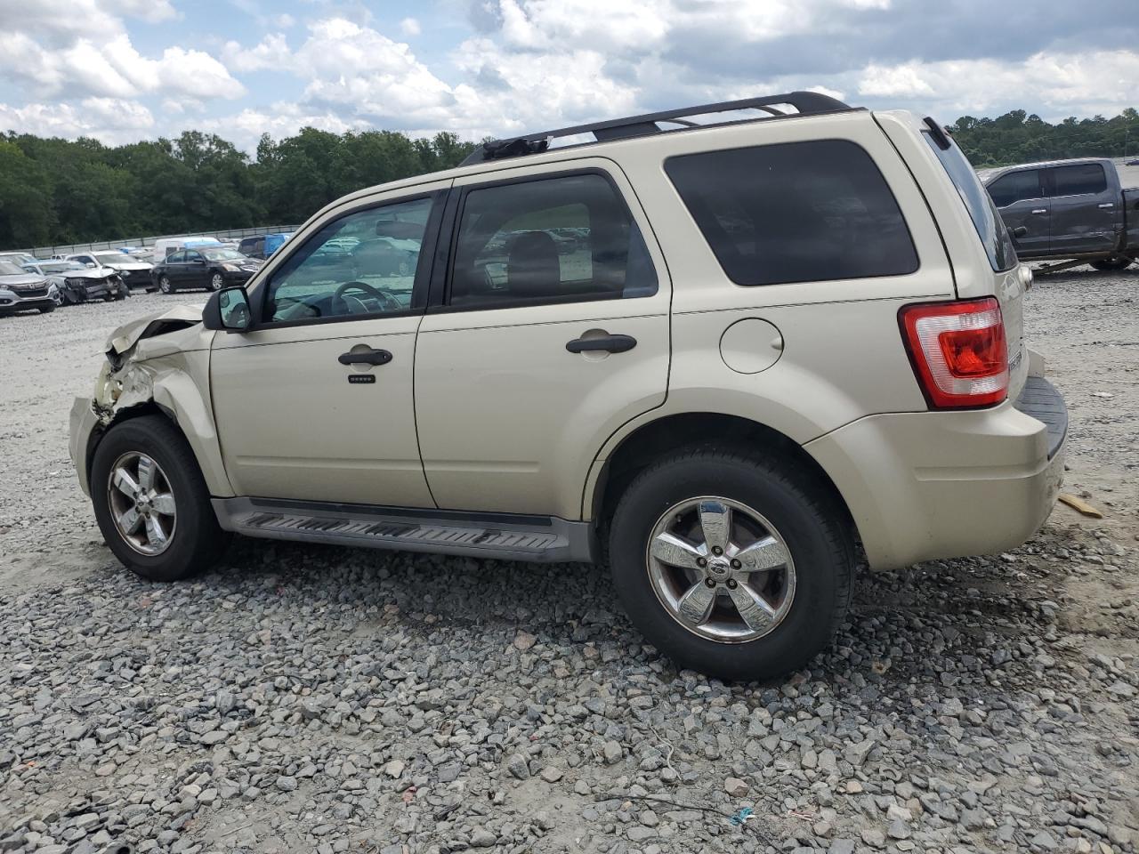 2010 Ford Escape Xlt - Фото 2