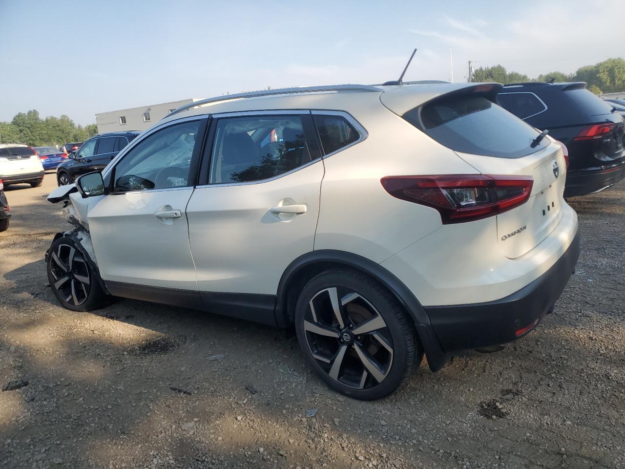 2020 Nissan Rogue Sport S - Фото 2