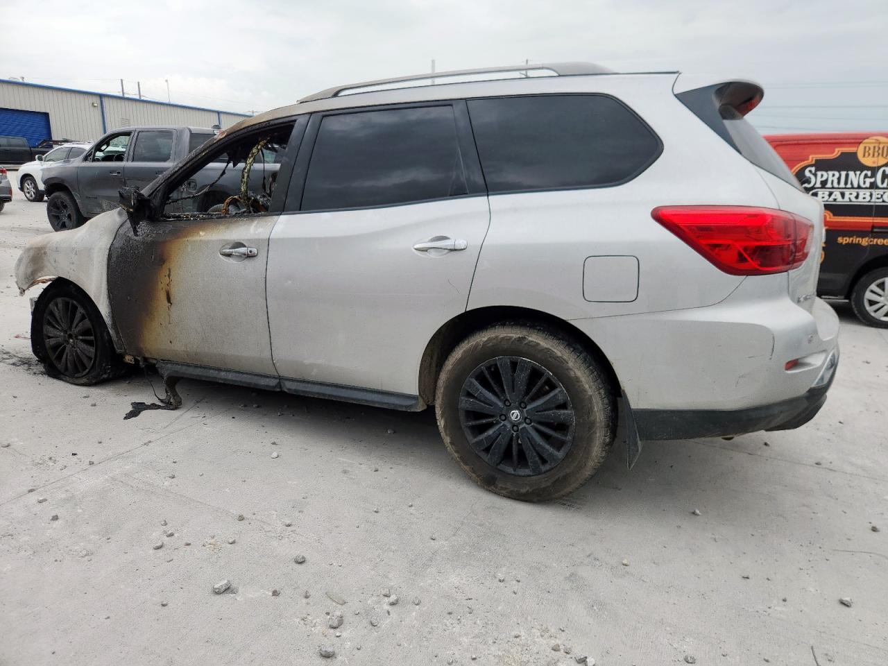 2017 Nissan Pathfinder S - Image 2