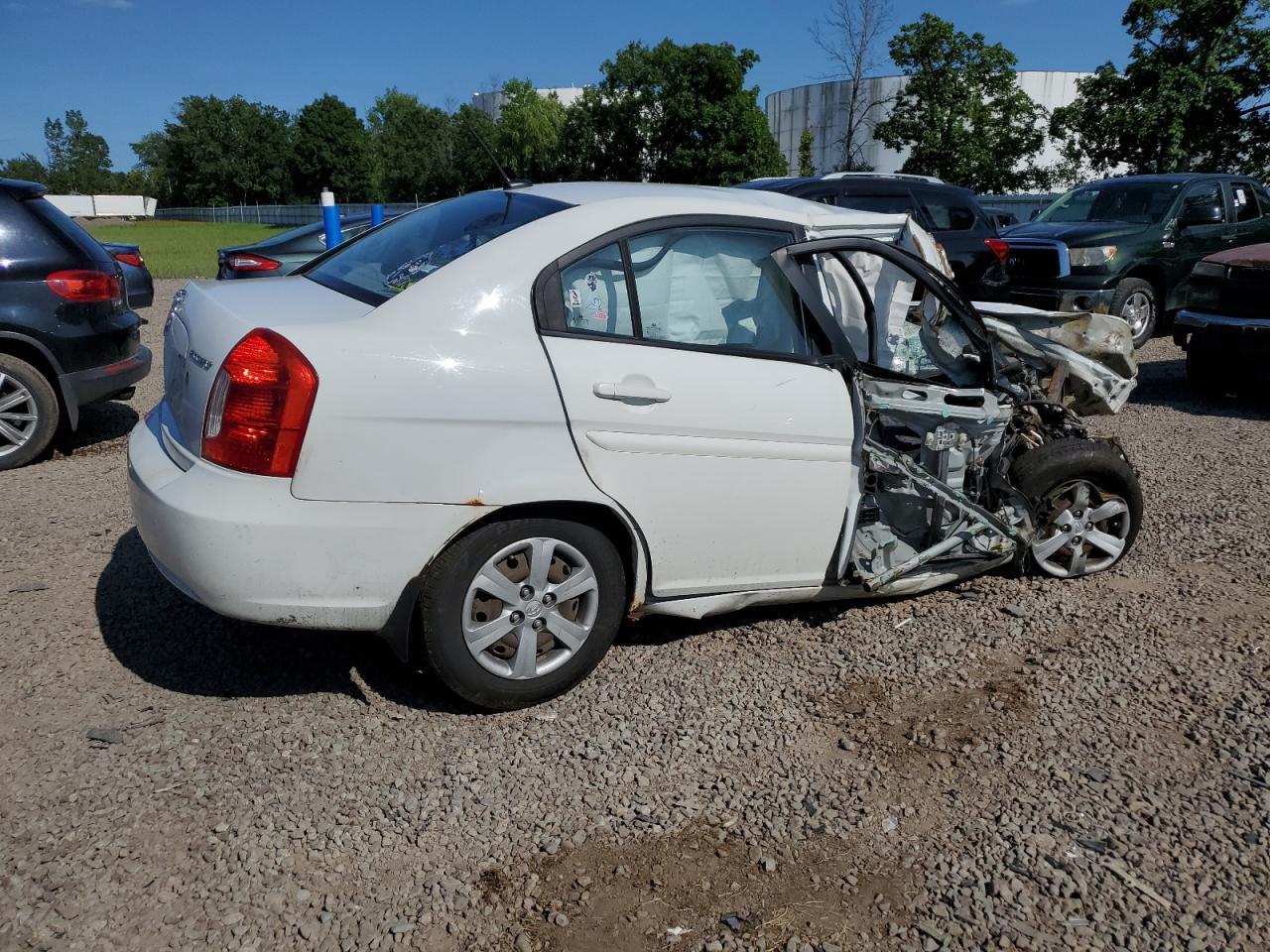 2010 Hyun Accent Gls - Image 3