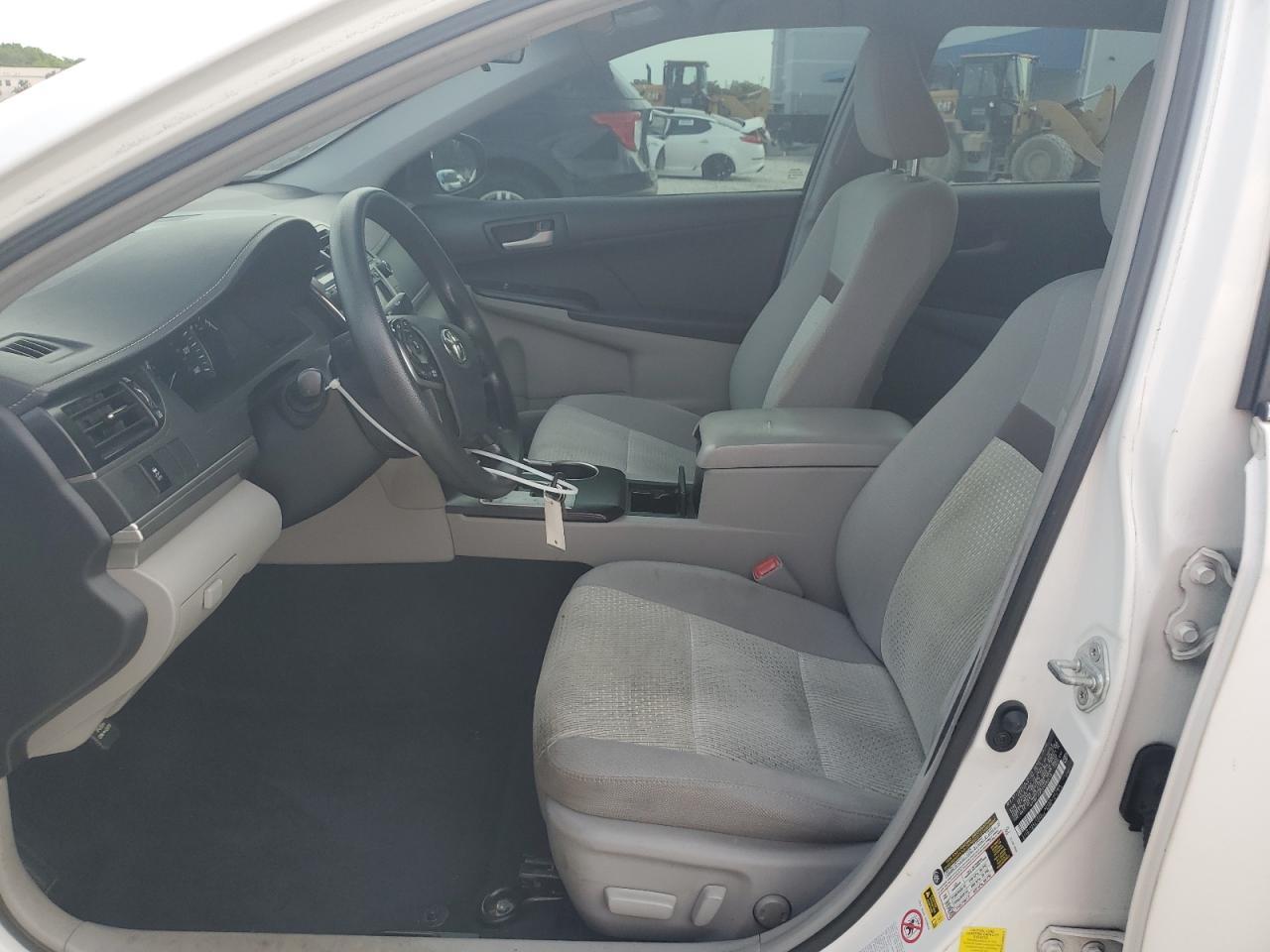 2012 Toyota Camry Le - Фото 7