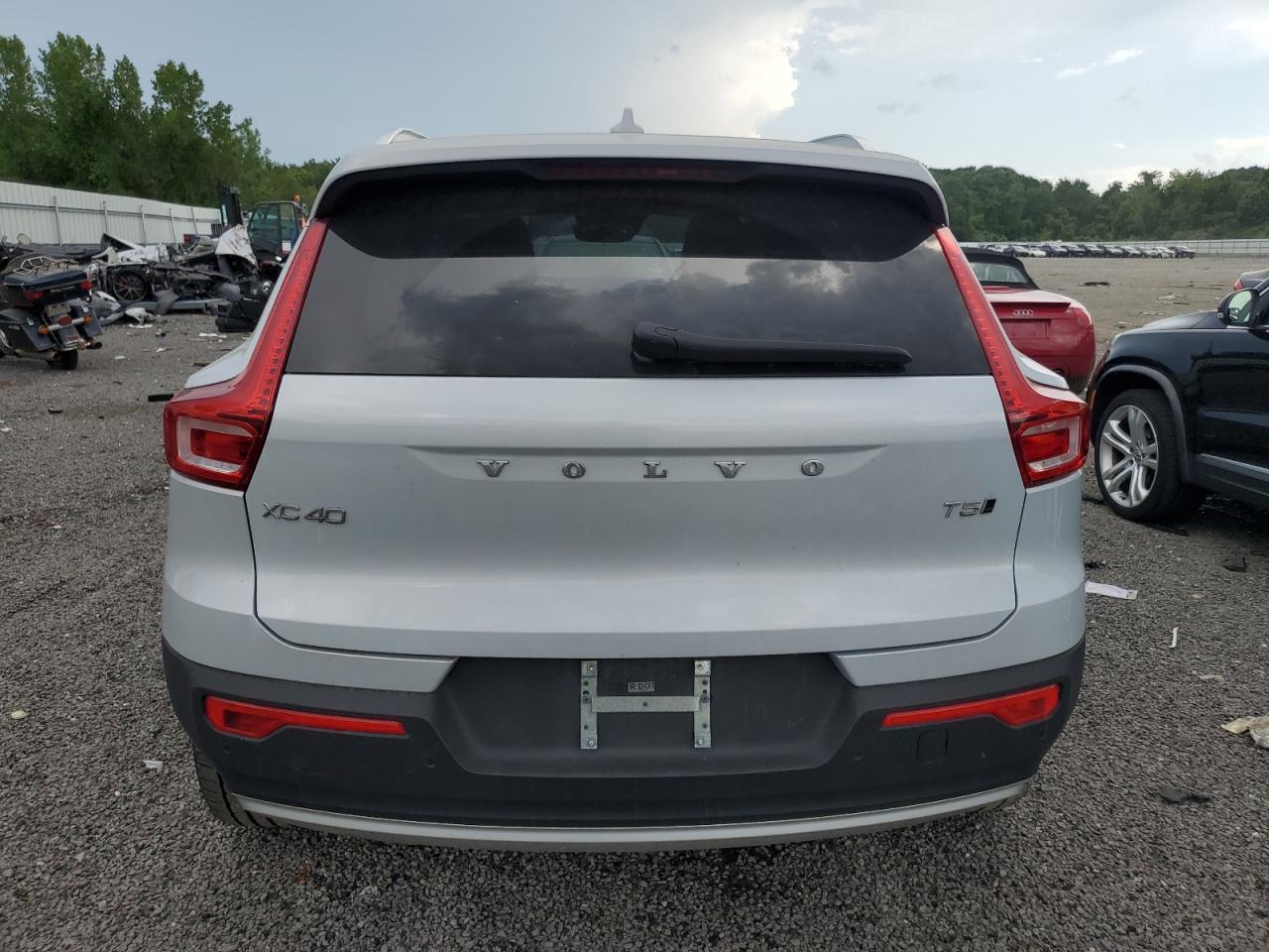 2020 Volvo Xc40 T5 Momentum - Фото 6