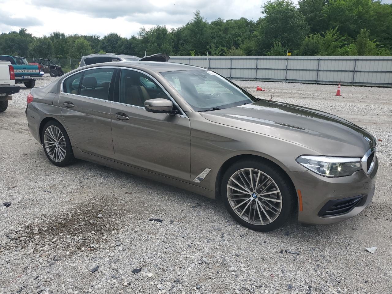 2019 BMW 530 Xi - Image 4