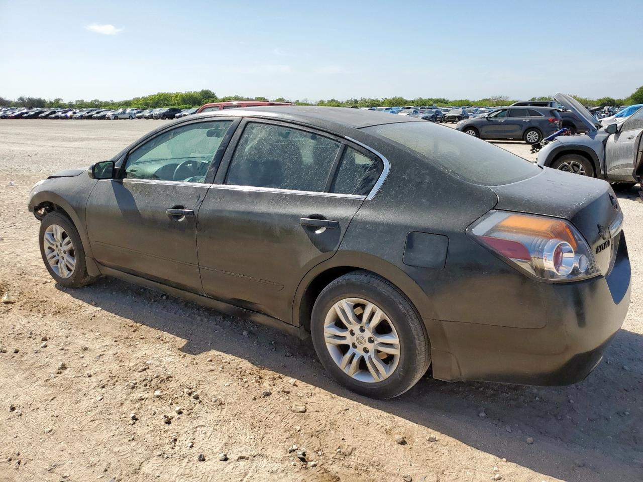 2010 Nissan Altima Base - Image 2