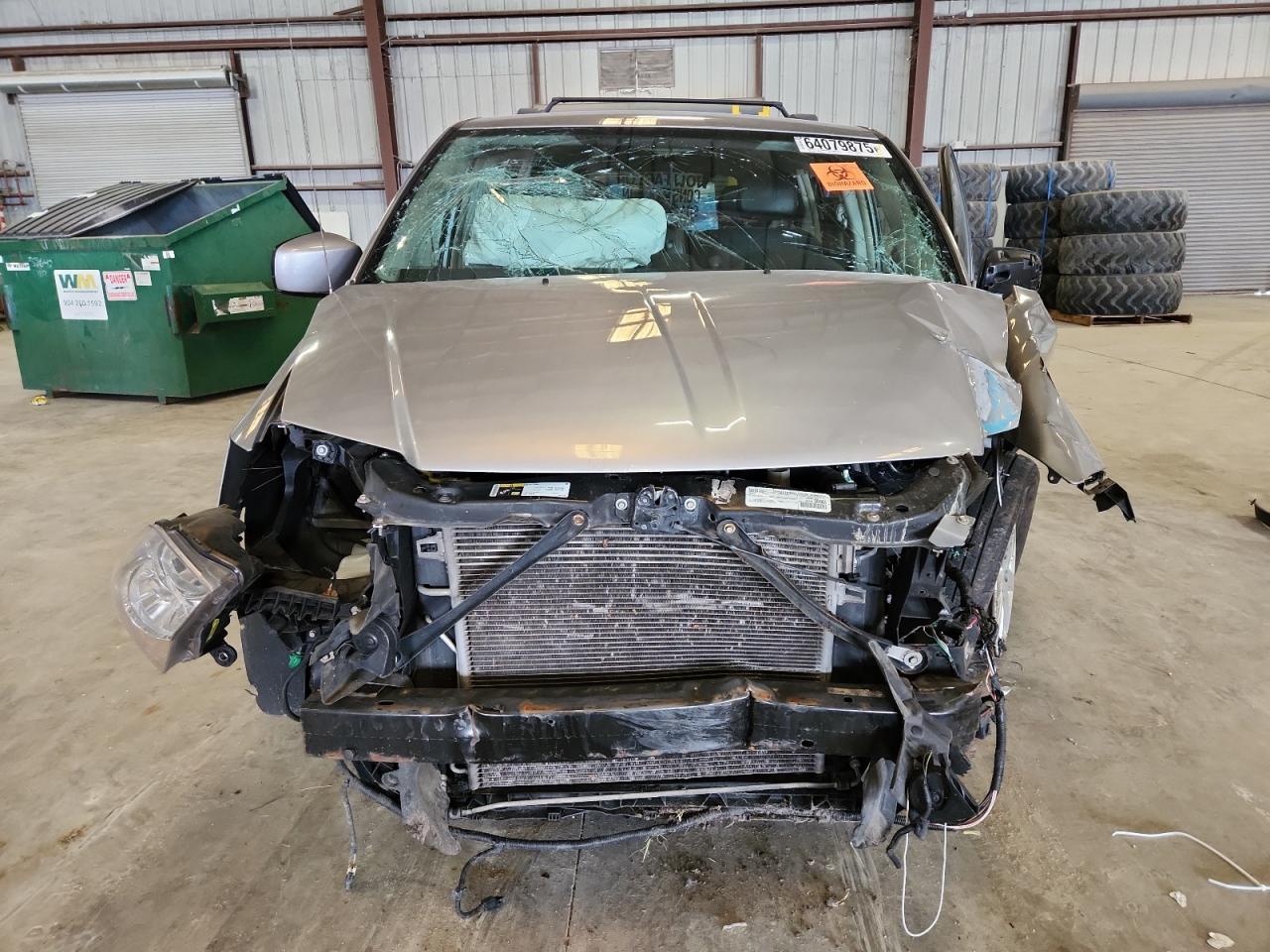 2016 Chrysler Town & Country Touring - Image 5