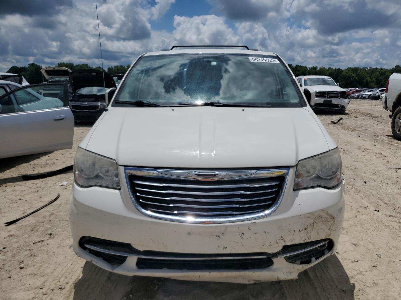 2013 Chrysler Town & Country Touring - Фото 5