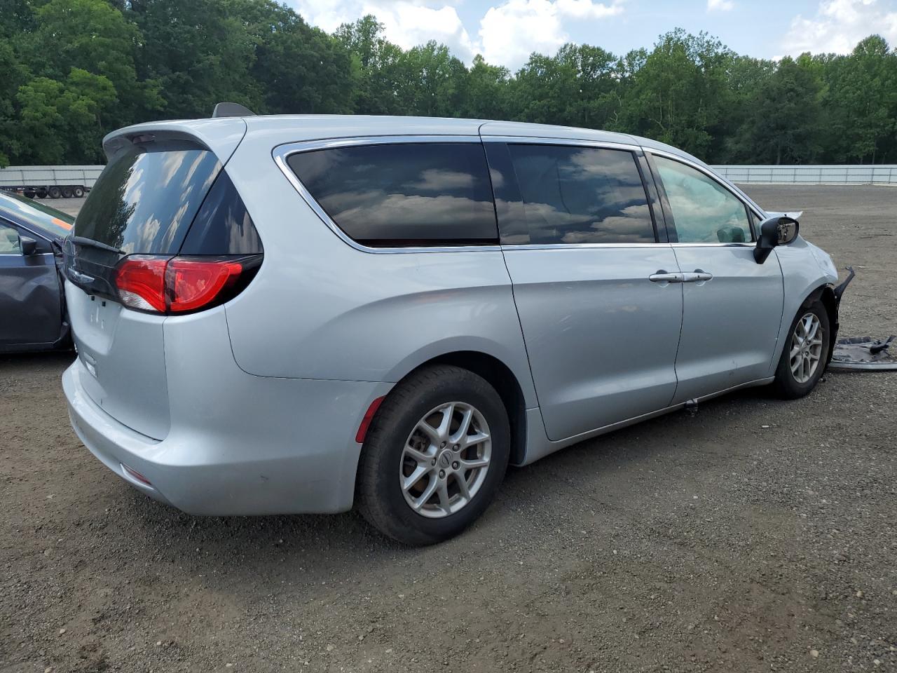 2022 Chrysler Voyager Lx - Image 3