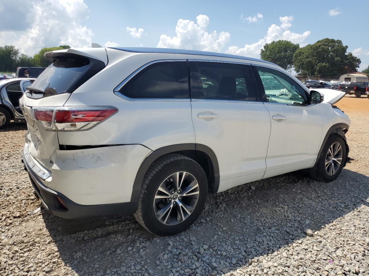 2016 Toyota Highlander Xle - Image 3