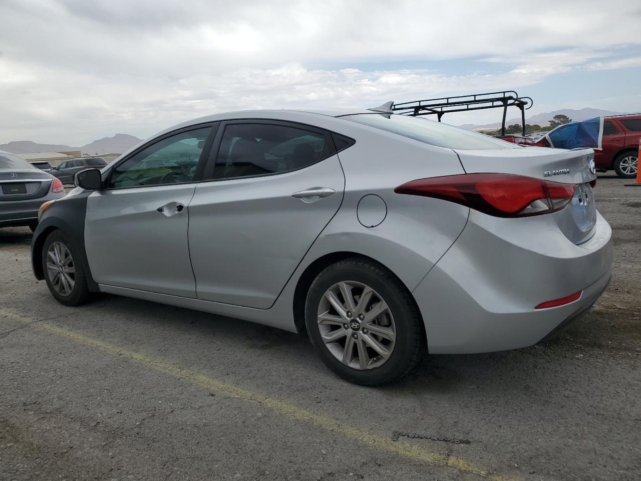 2014 Hyundai Elantra Se - Image 2