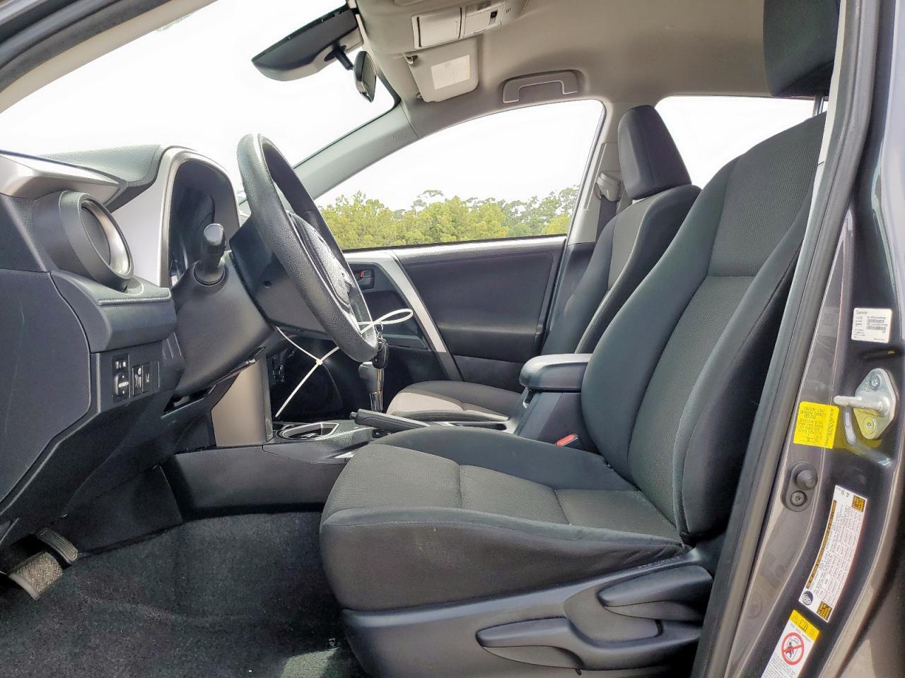 2017 Toyota Rav4 Le - Image 7