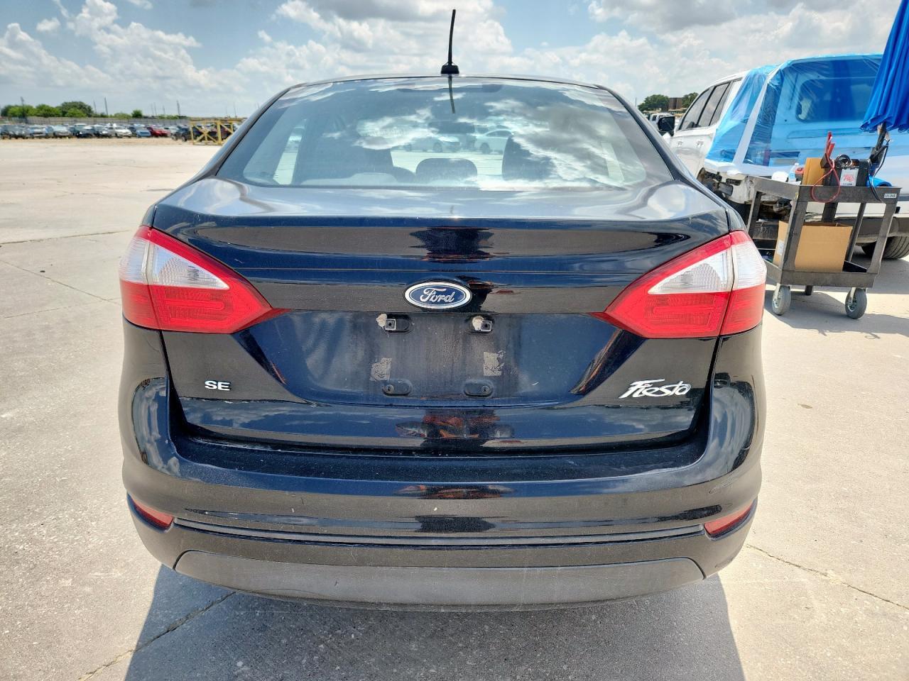 2016 Ford Fiesta Se - Фото 6