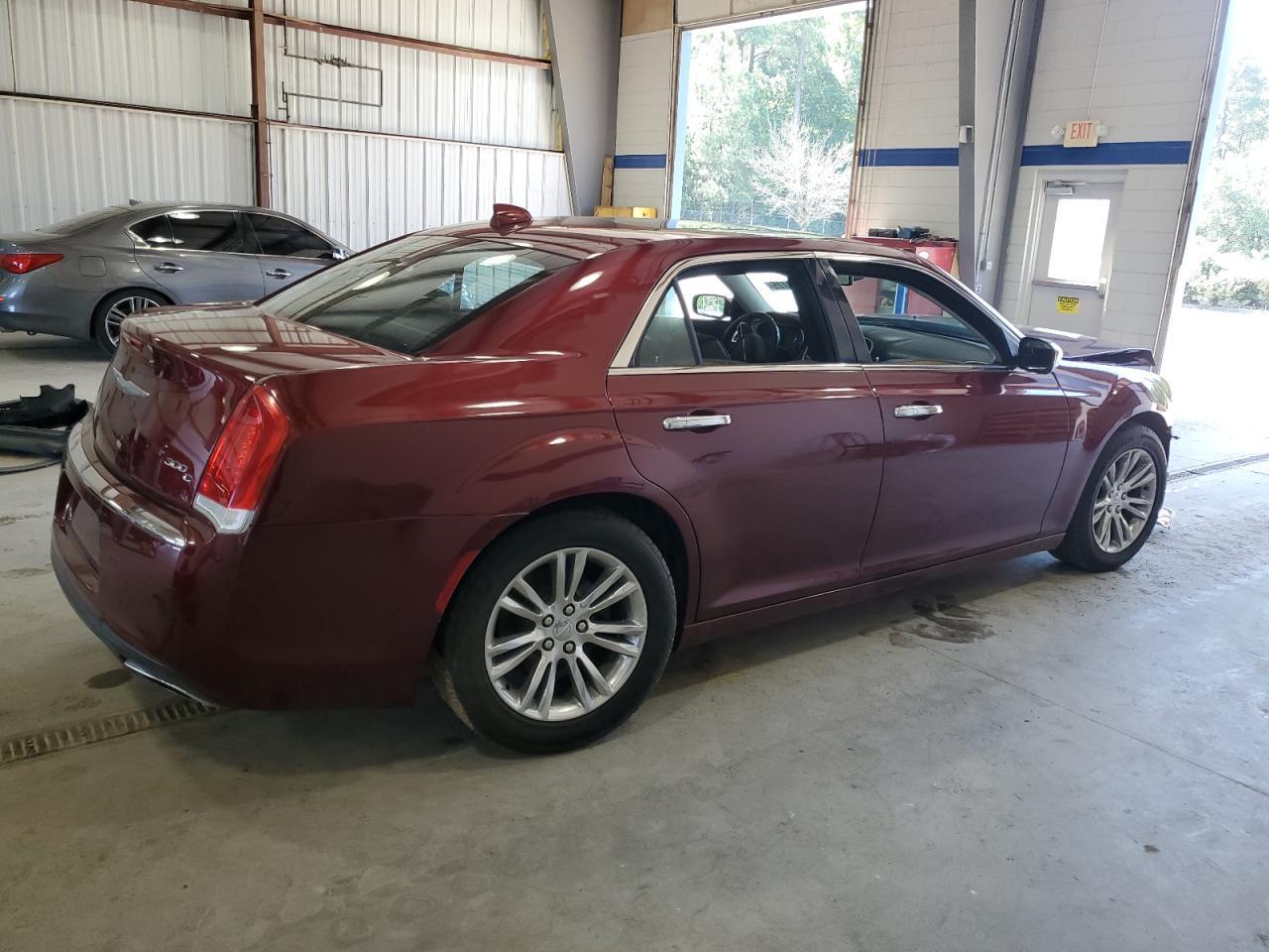 2017 Chrysler 300C - Фото 3