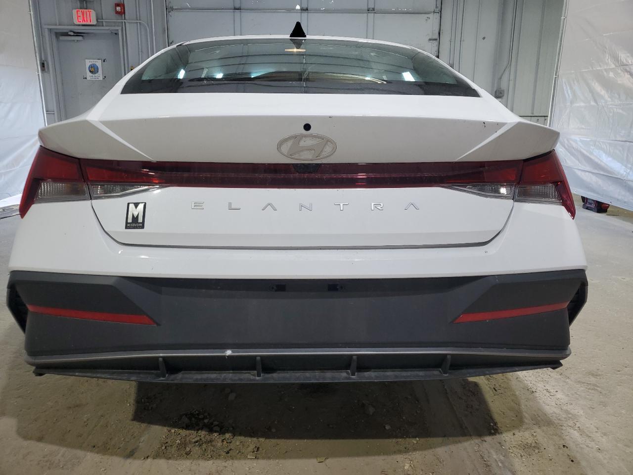 2025 Hyundai Elantra Se - Image 6