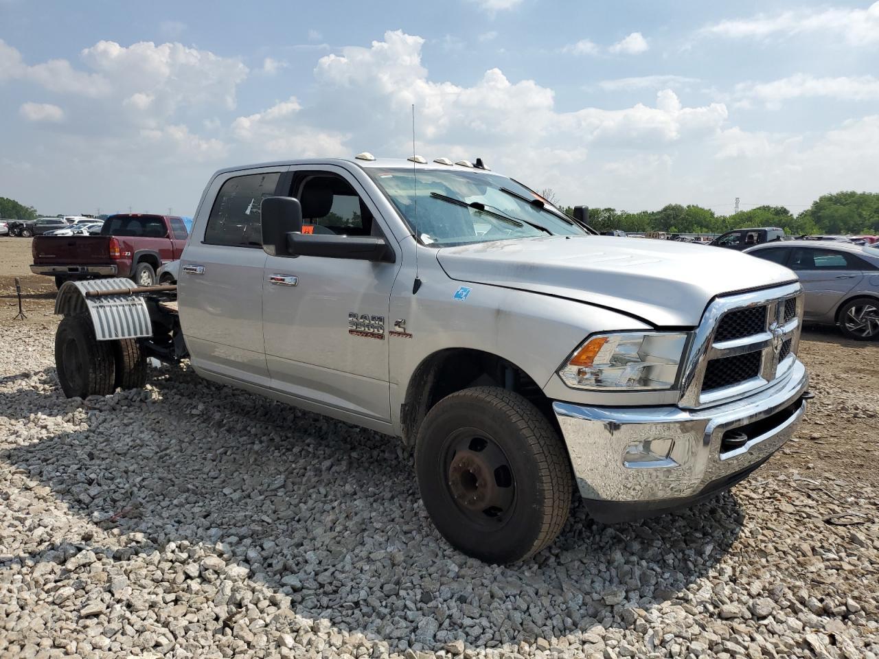 2018 Ram 3500 Slt - Image 4
