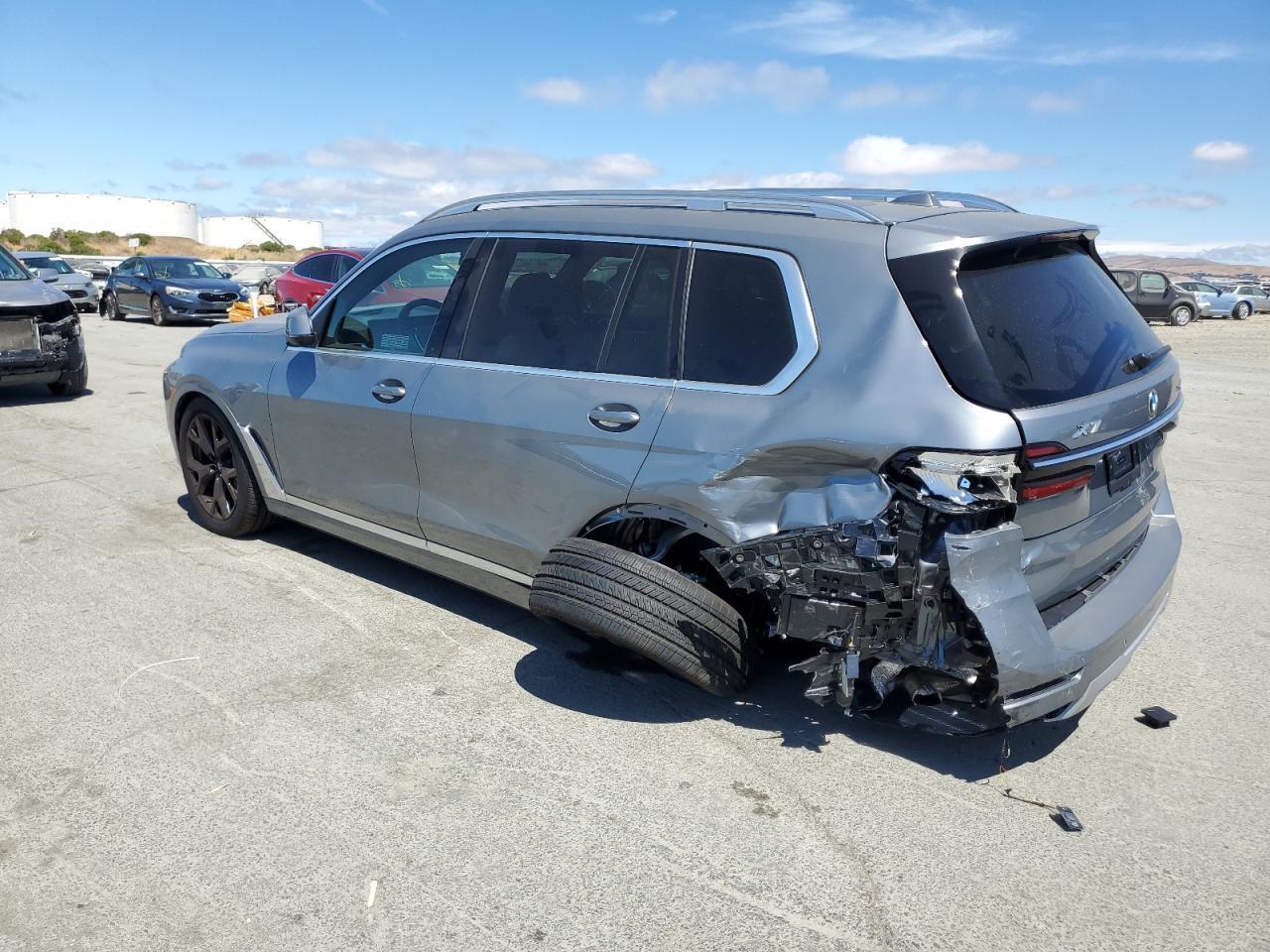 2025 BMW X7 xDrive40I - Фото 2