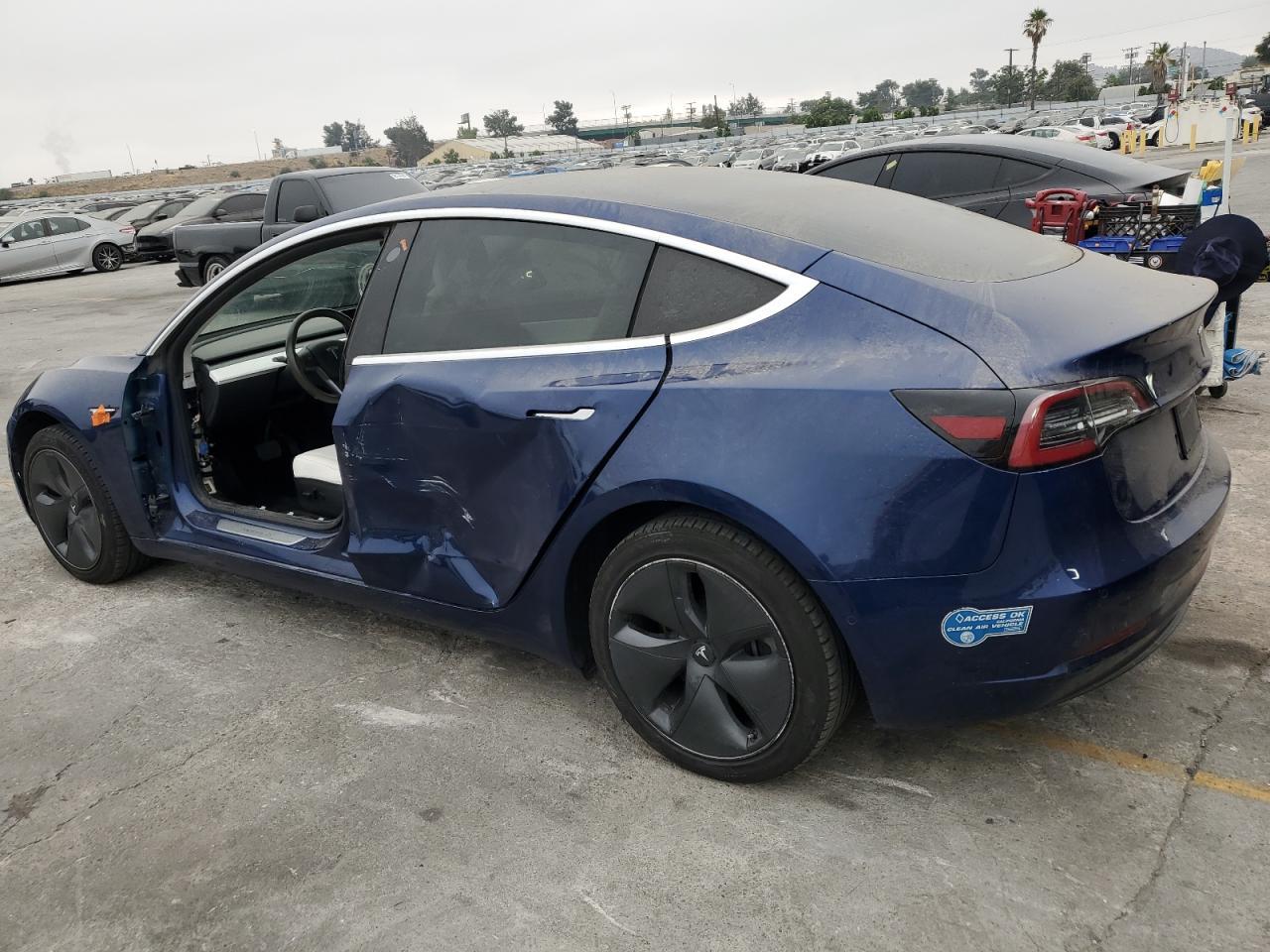 2020 Tesla Model 3 - Фото 2