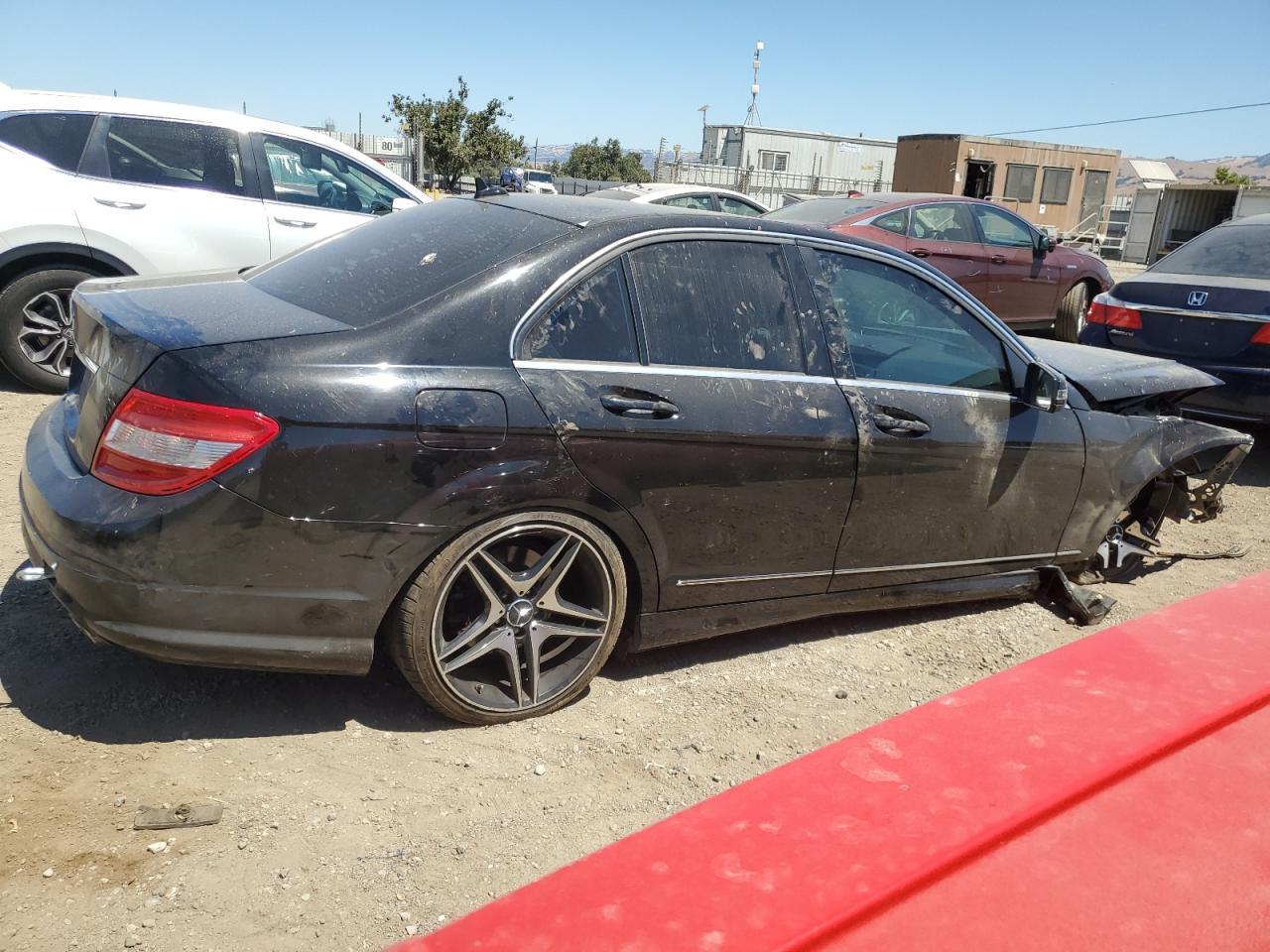 2011 Mercedes-Benz C 300 - Фото 3