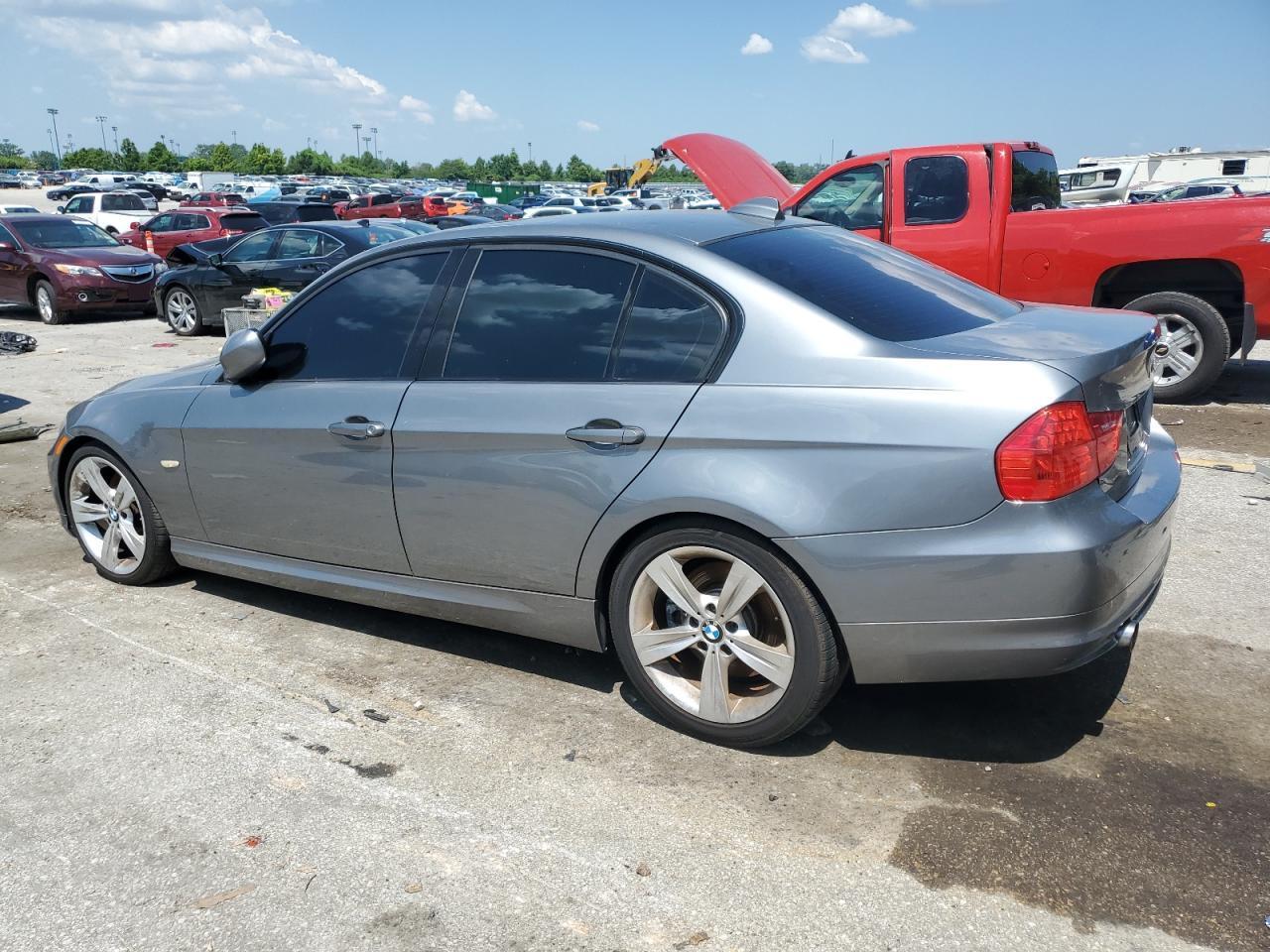 2011 BMW 335 I - Фото 2