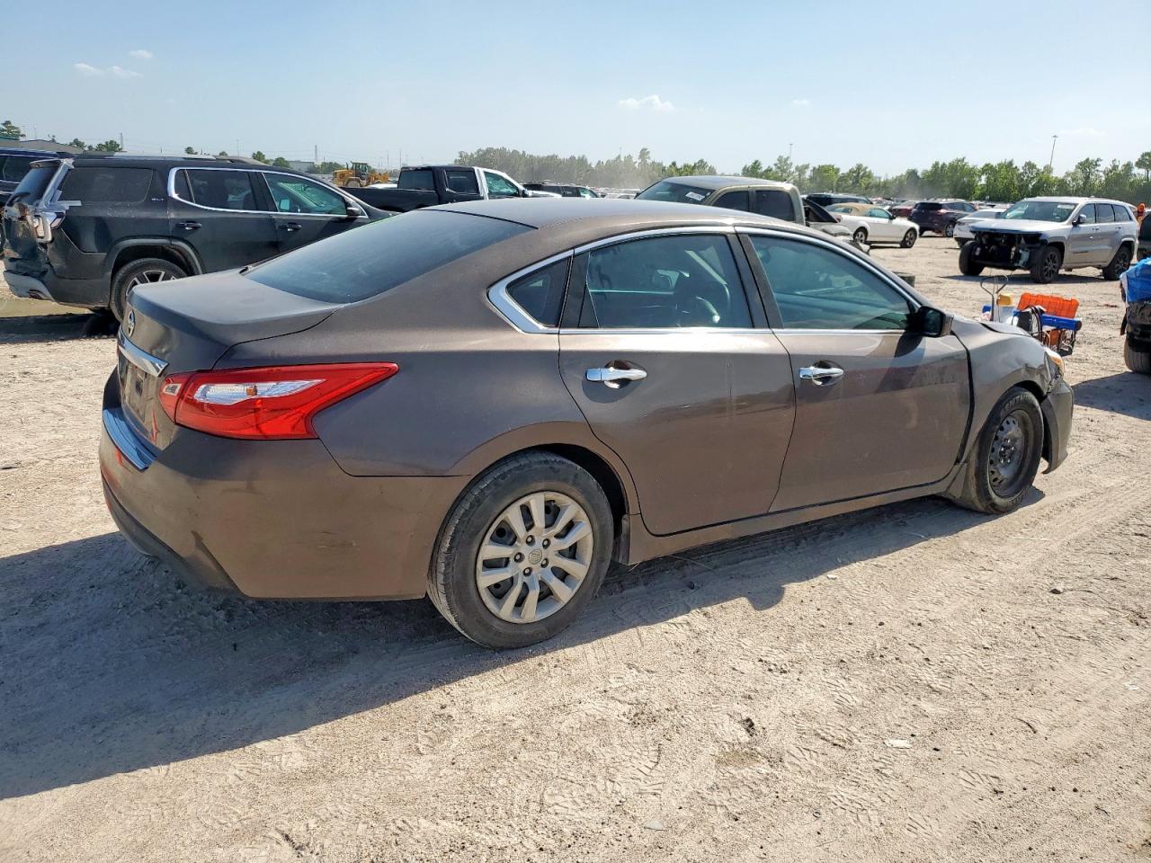 2016 Nissan Altima 2.5 - Image 3