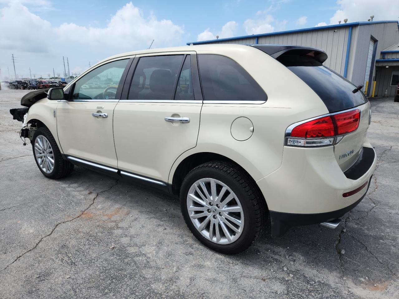 2015 Lincoln Mkx - Image 2