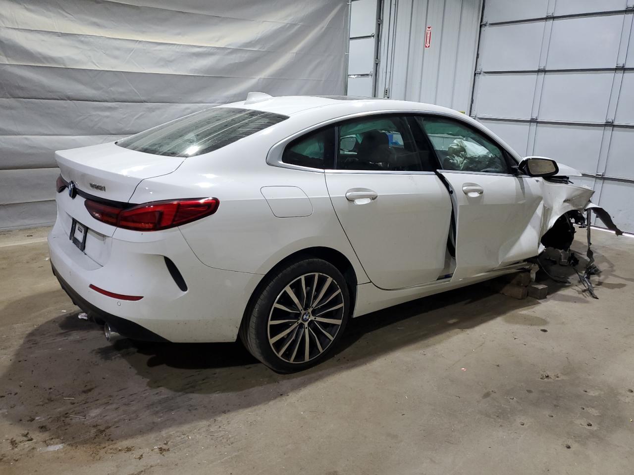 2021 BMW 228Xi - Фото 3