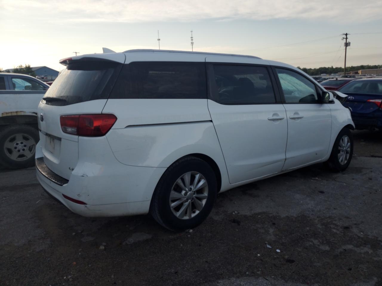 2016 Kia Sedona Lx - Фото 3