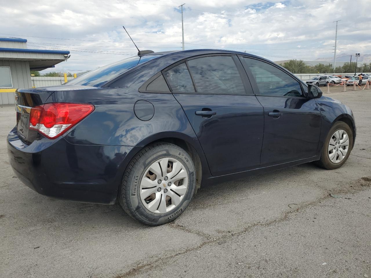 2015 Chevrolet Cruze Ls - Image 3