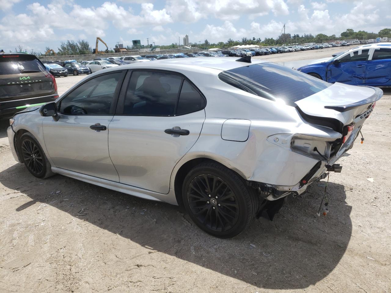 2020 Toyota Camry Se - Image 2