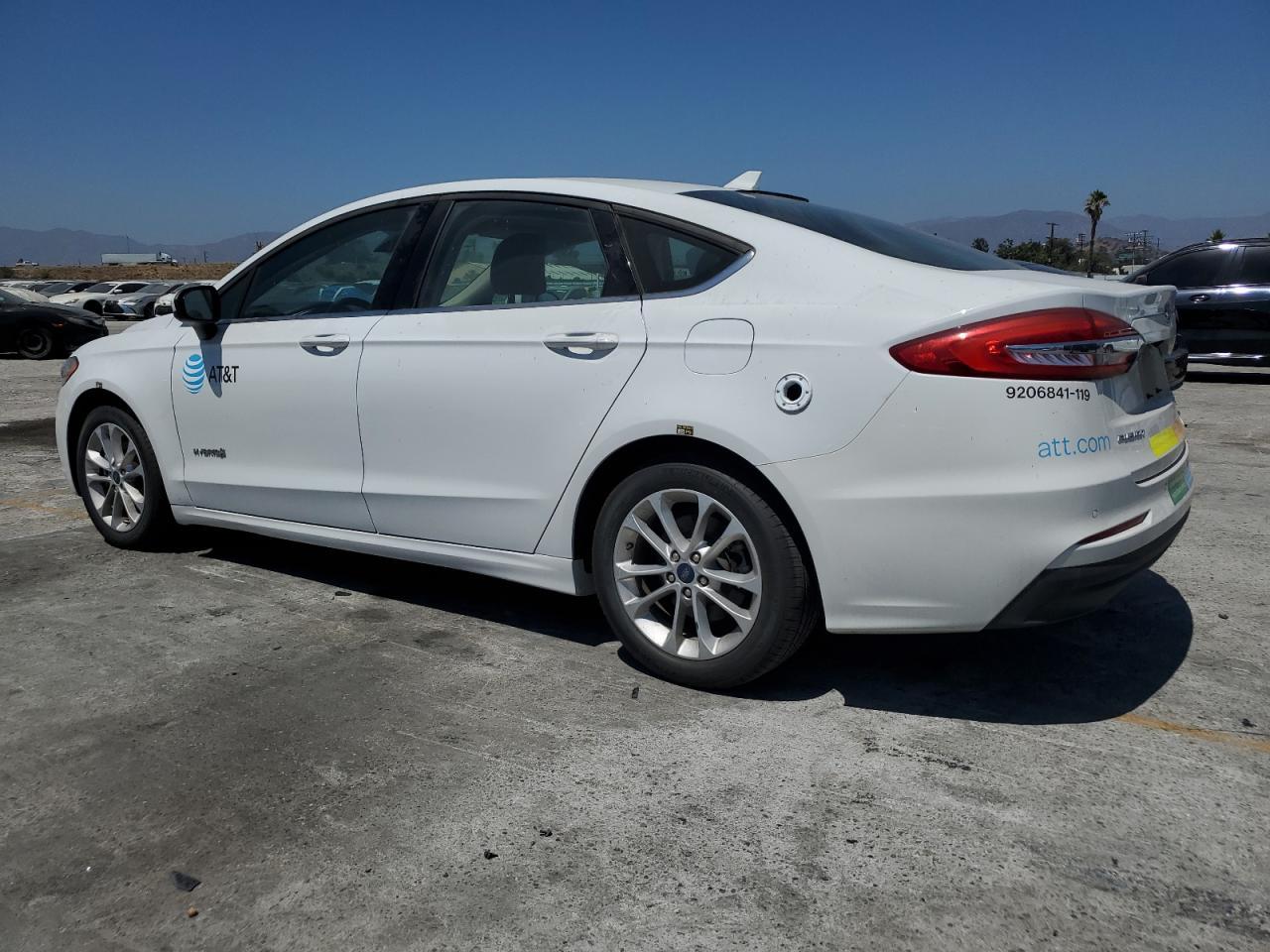 2019 Ford Fusion Se - Image 2