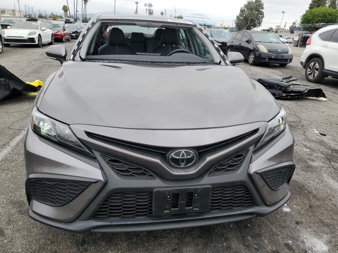 2024 Toyota Camry Se - Фото 5