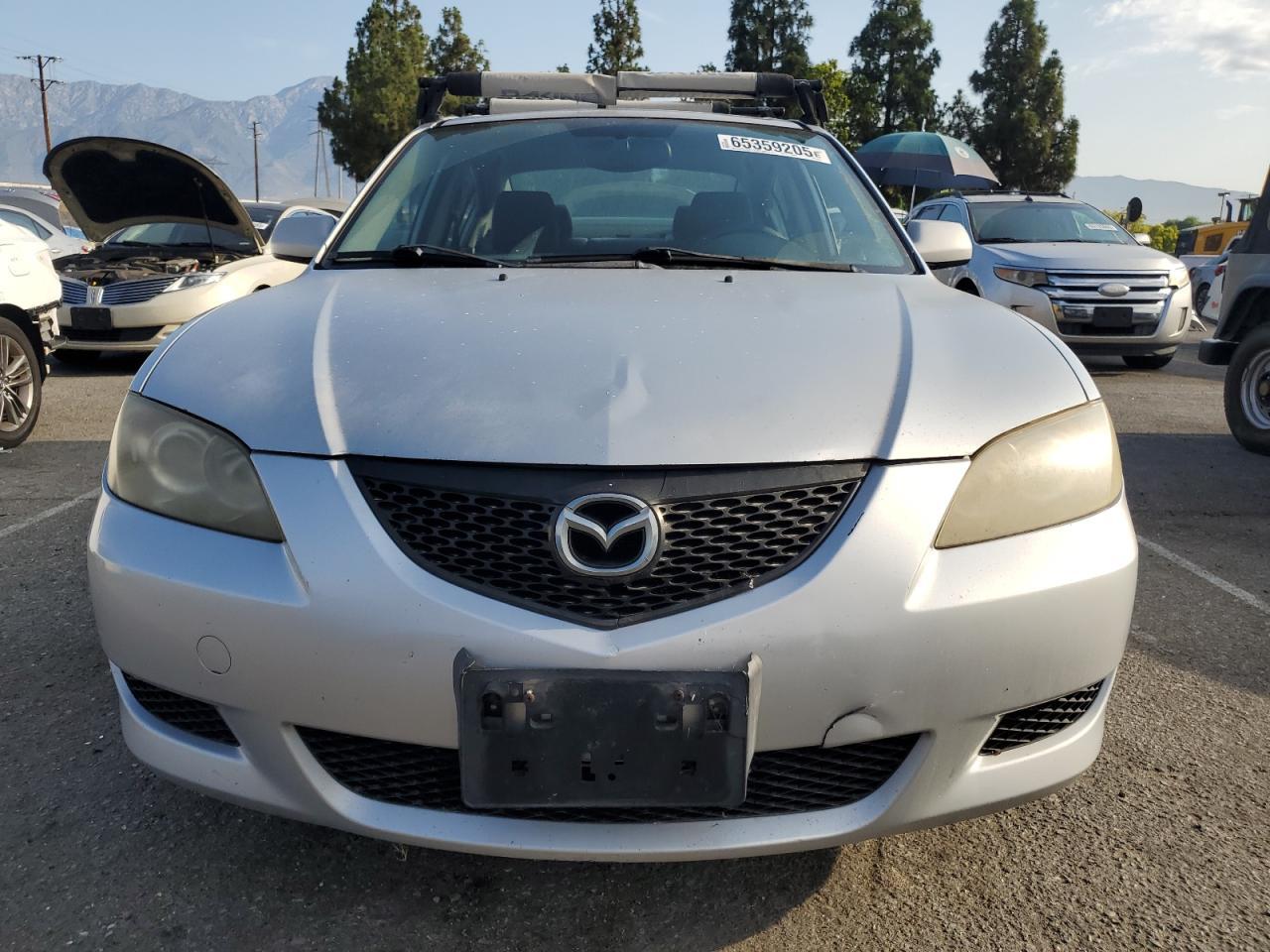 2004 Mazda 3 I - Image 5