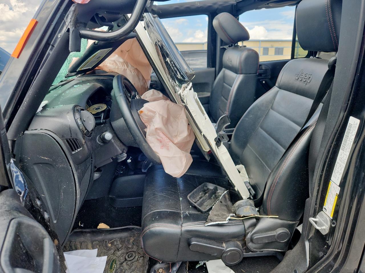 2012 Jeep Wrangler Unlimited Sahara - Image 7