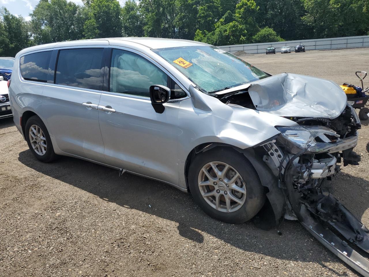 2022 Chrysler Voyager Lx - Image 4