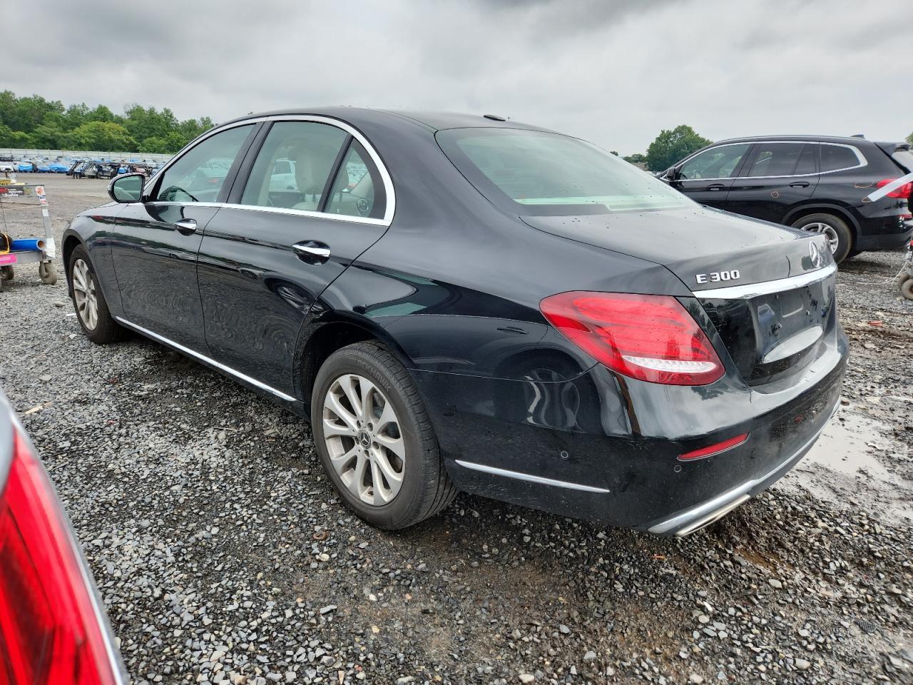 2019 Mercedes-Benz E 300 4Matic - Фото 2