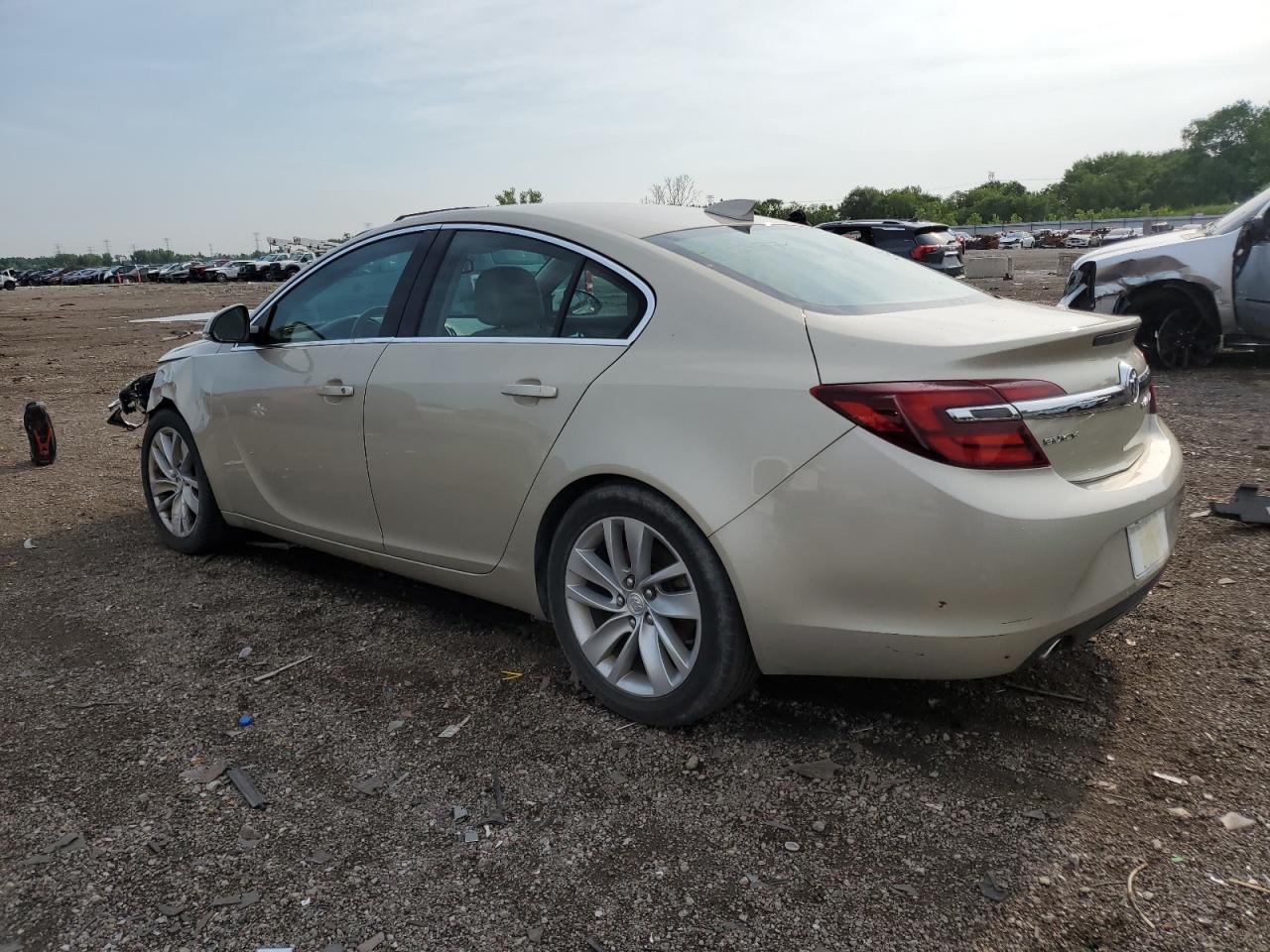 2015 Buick Regal - Image 2