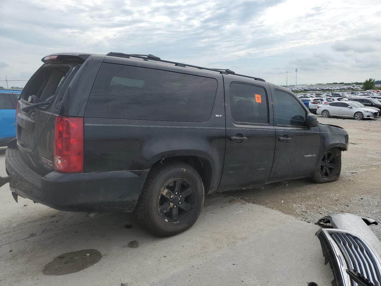 2011 GMC Yukon Xl K1500 Slt - Image 3