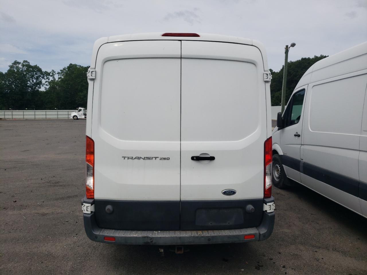 2015 Ford Transit T-250 - Фото 6