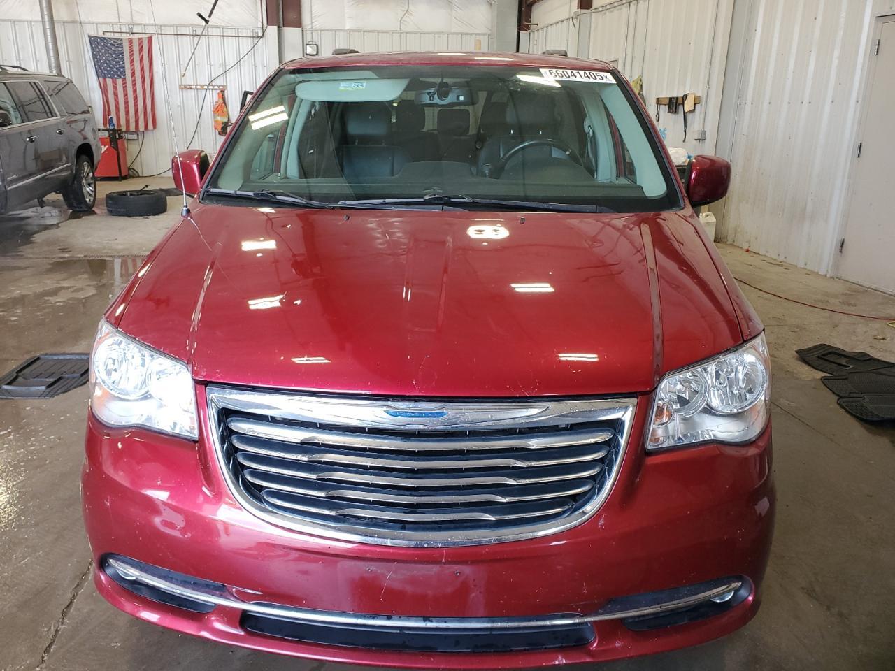 2016 Chrysler Town & Country Touring - Фото 5