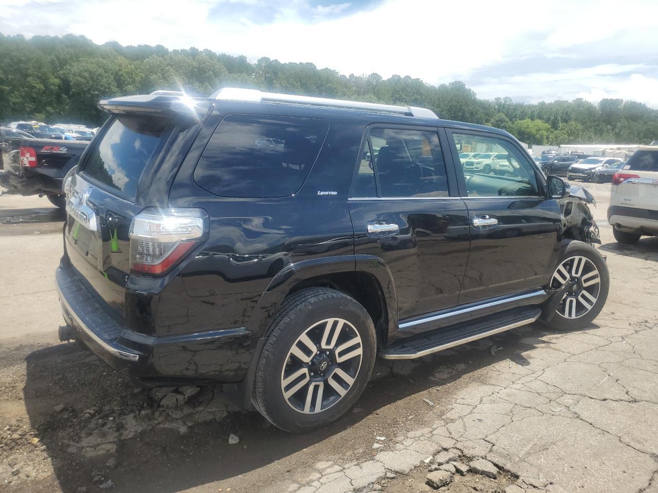 2018 Toyota 4Runner Sr5 - Image 3