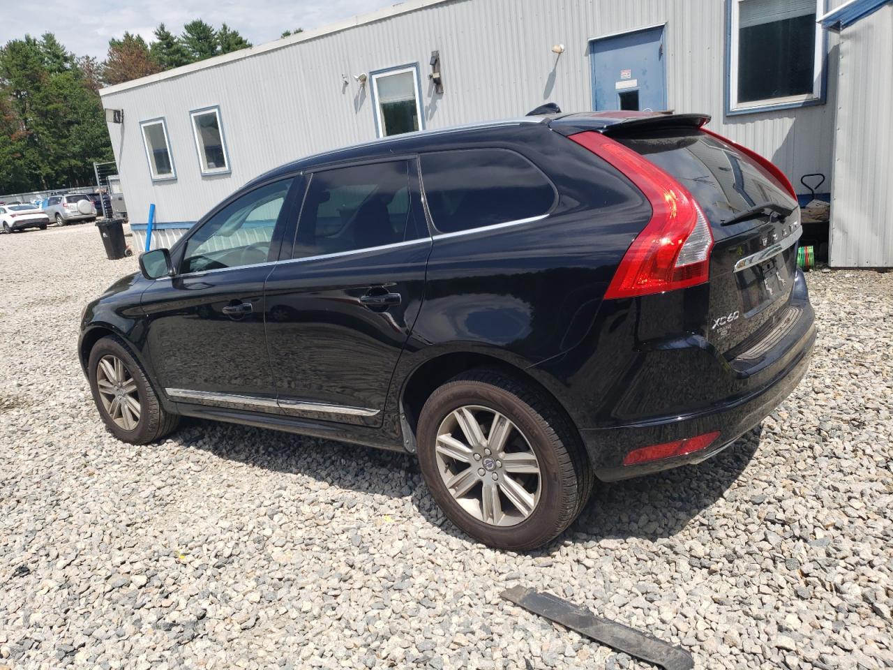2016 Volvo Xc60 T5 Premier - Image 2