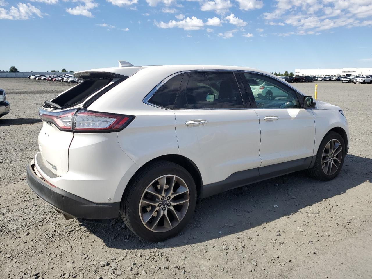 2016 Ford Edge Titanium - Image 3