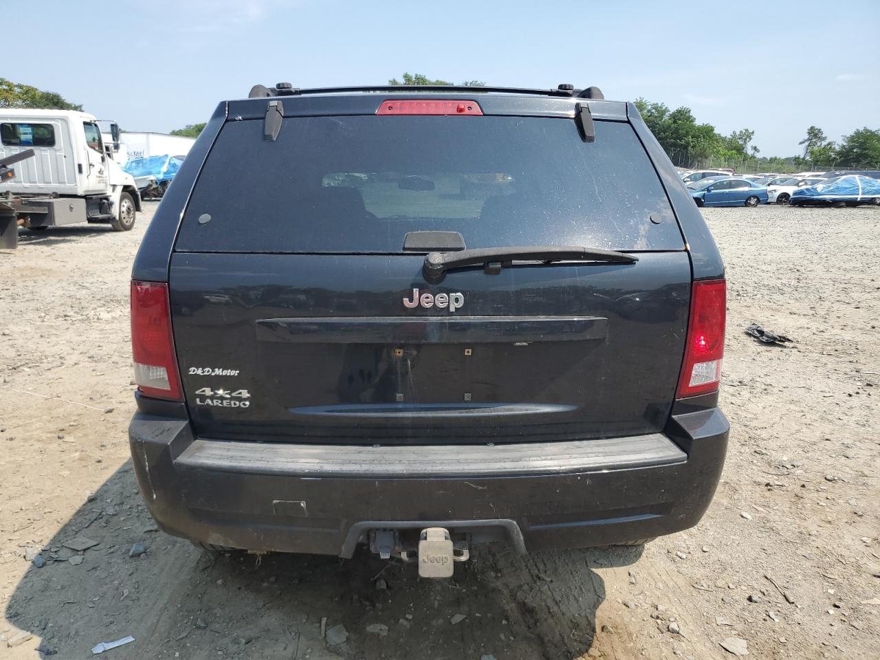 2010 Jeep Grand Cherokee Laredo - Image 6