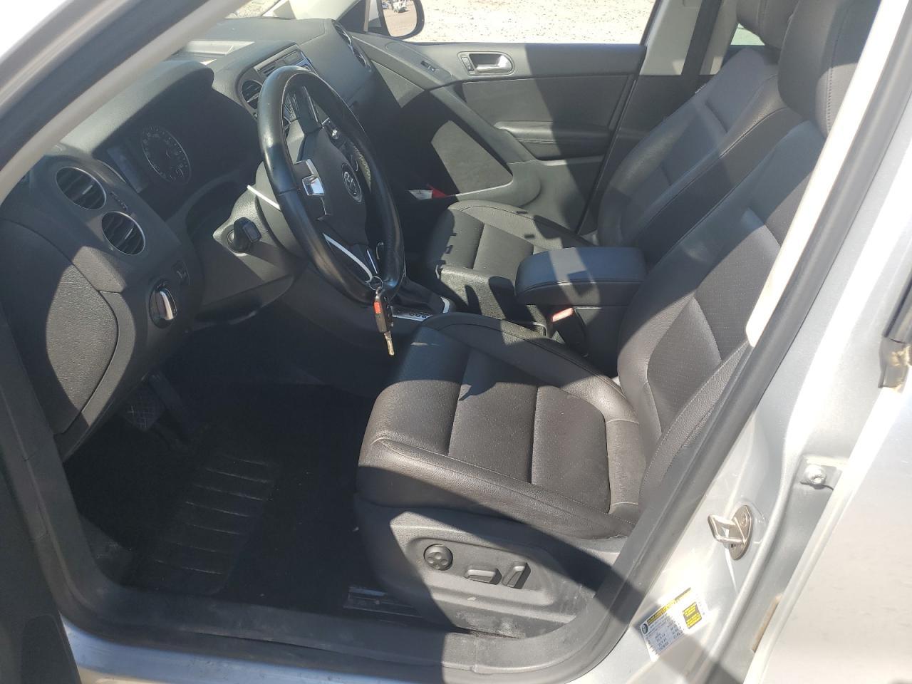 2016 Volkswagen Tiguan S - Image 7