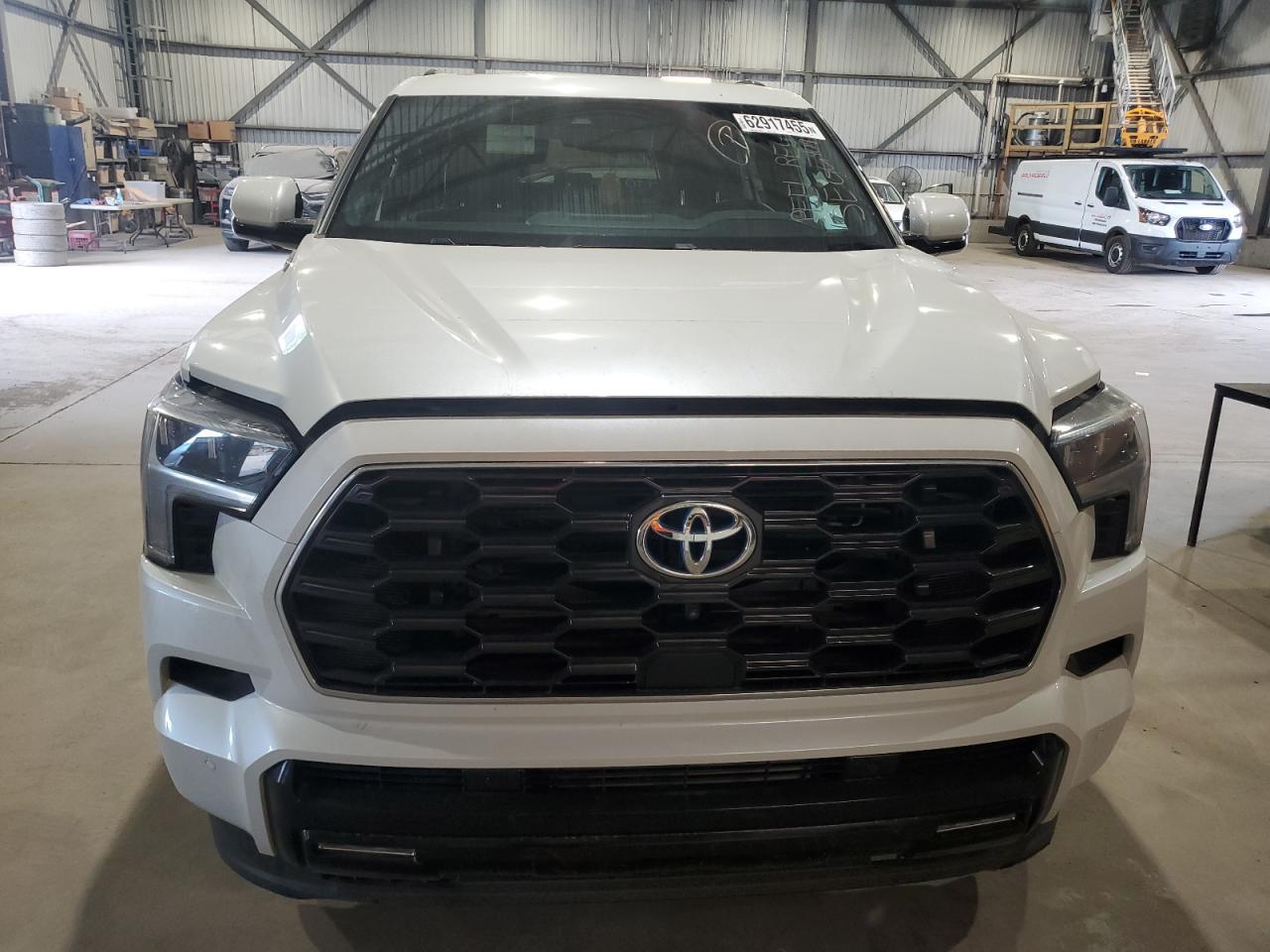 2023 Toyota Sequoia Sr5 - Image 5