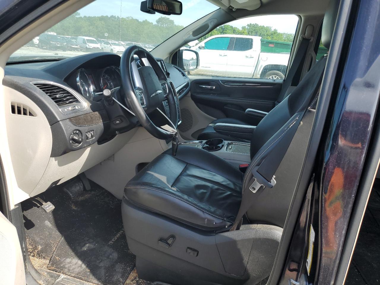 2011 Chrysler Town & Country Limited Limited - Фото 7