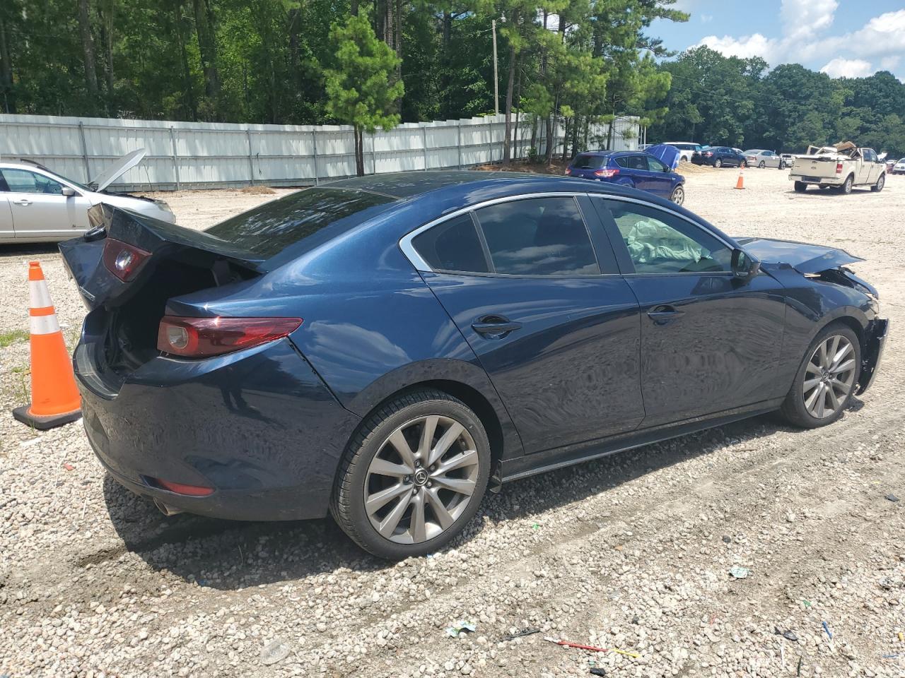 2022 Mazda 3 Select - Image 3