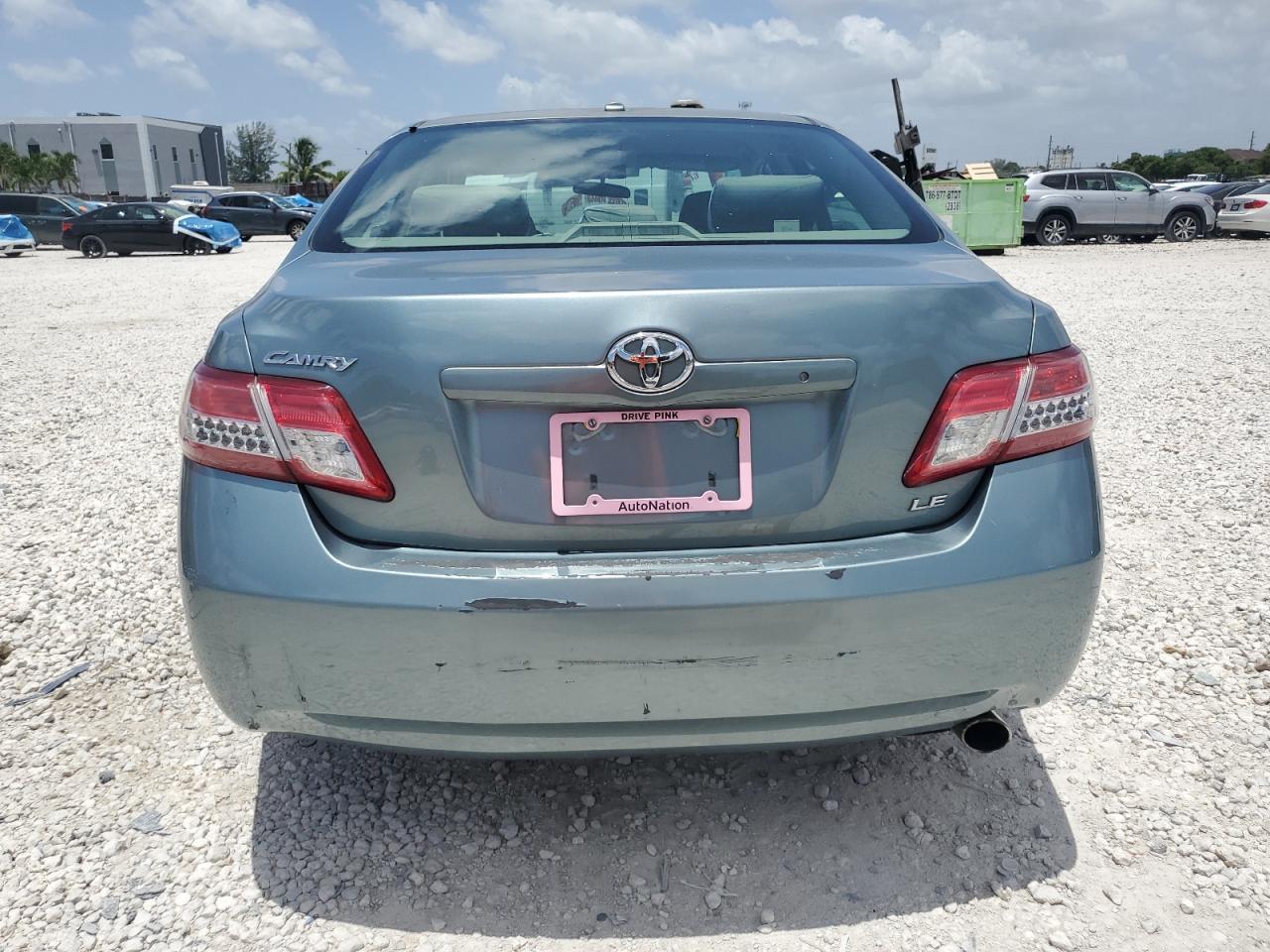 2011 Toyota Camry Base - Фото 6