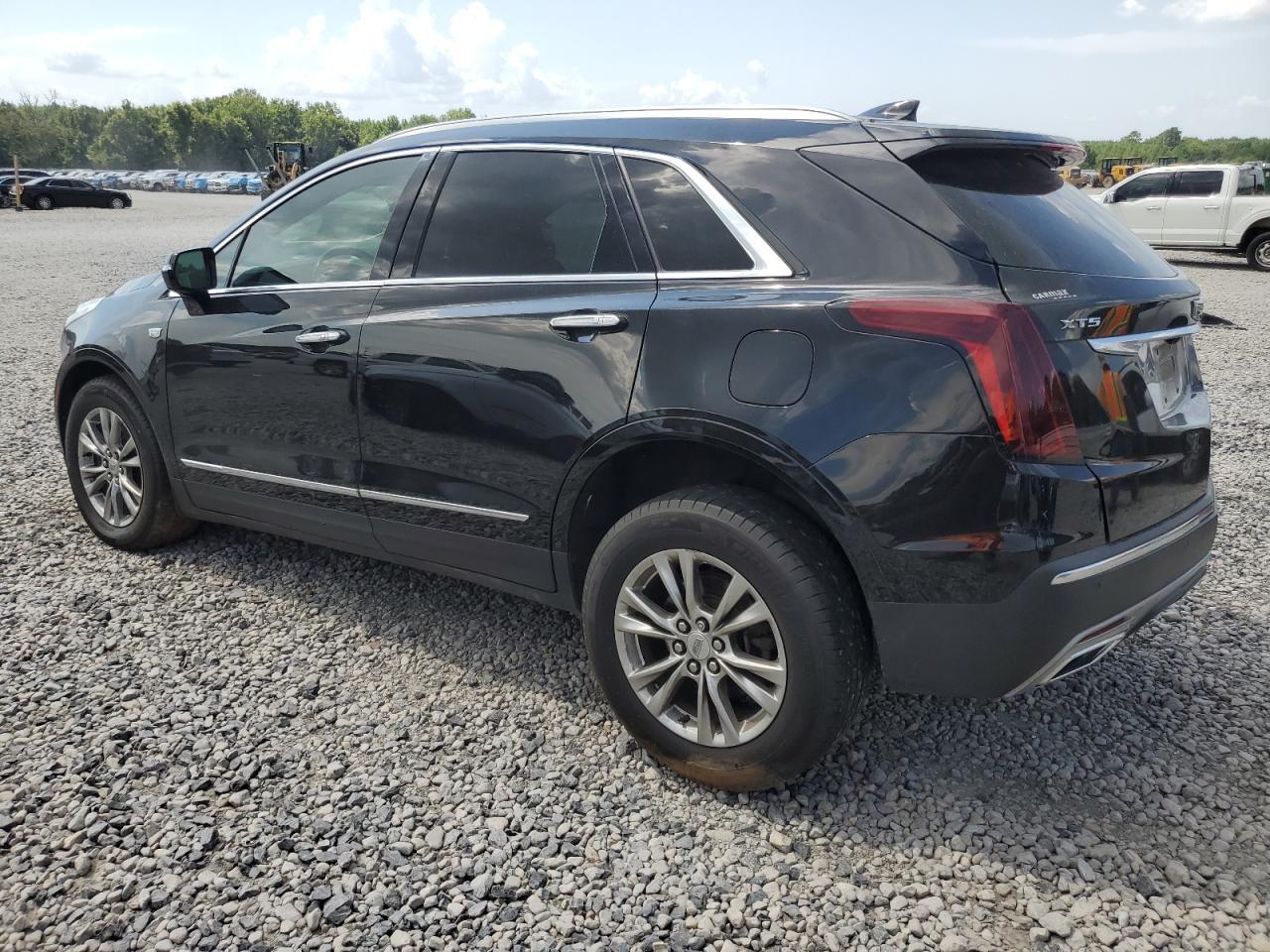 2020 Cadillac Xt5 Premium Luxury - Image 2