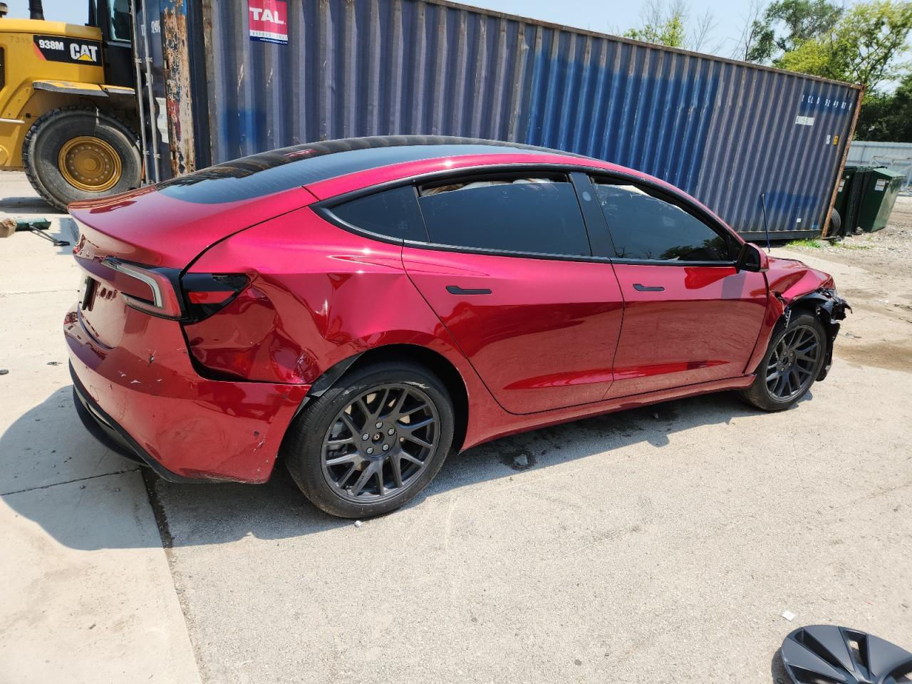 2025 Tesla Model 3 - Фото 3