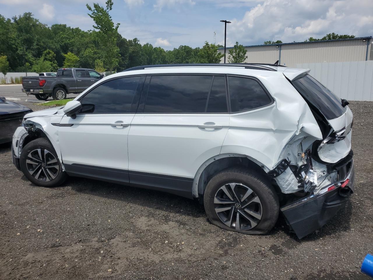 2024 Volkswagen Tiguan S - Image 2